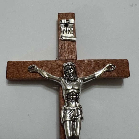 WOODEN CRUCIFIX DECOR - Picture 4 of 6